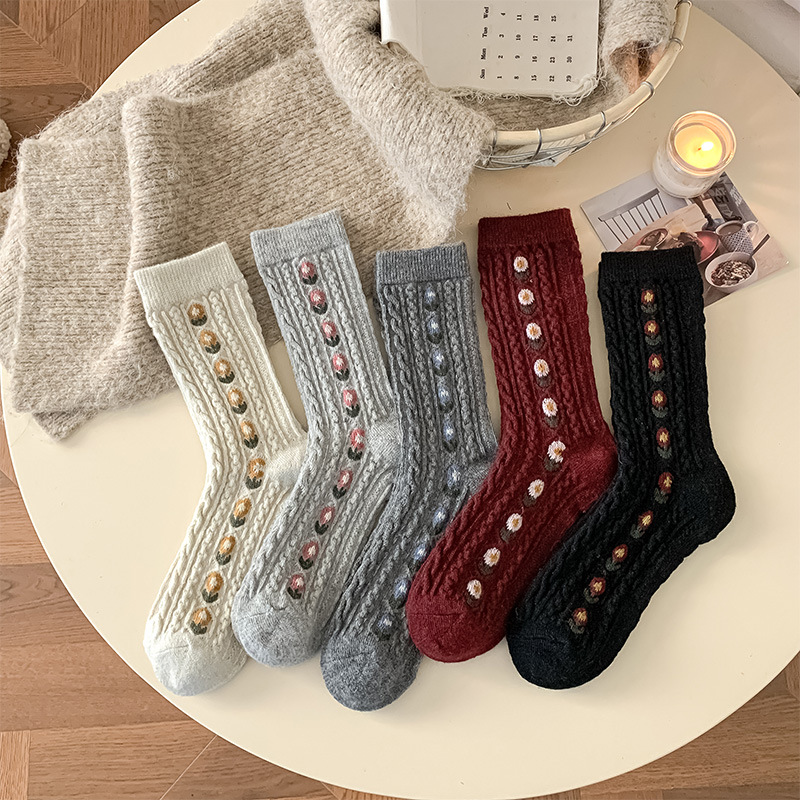 Koreańskie słodkie, kwiatowe,  – Boot Sock Slouchy recenzja i cena